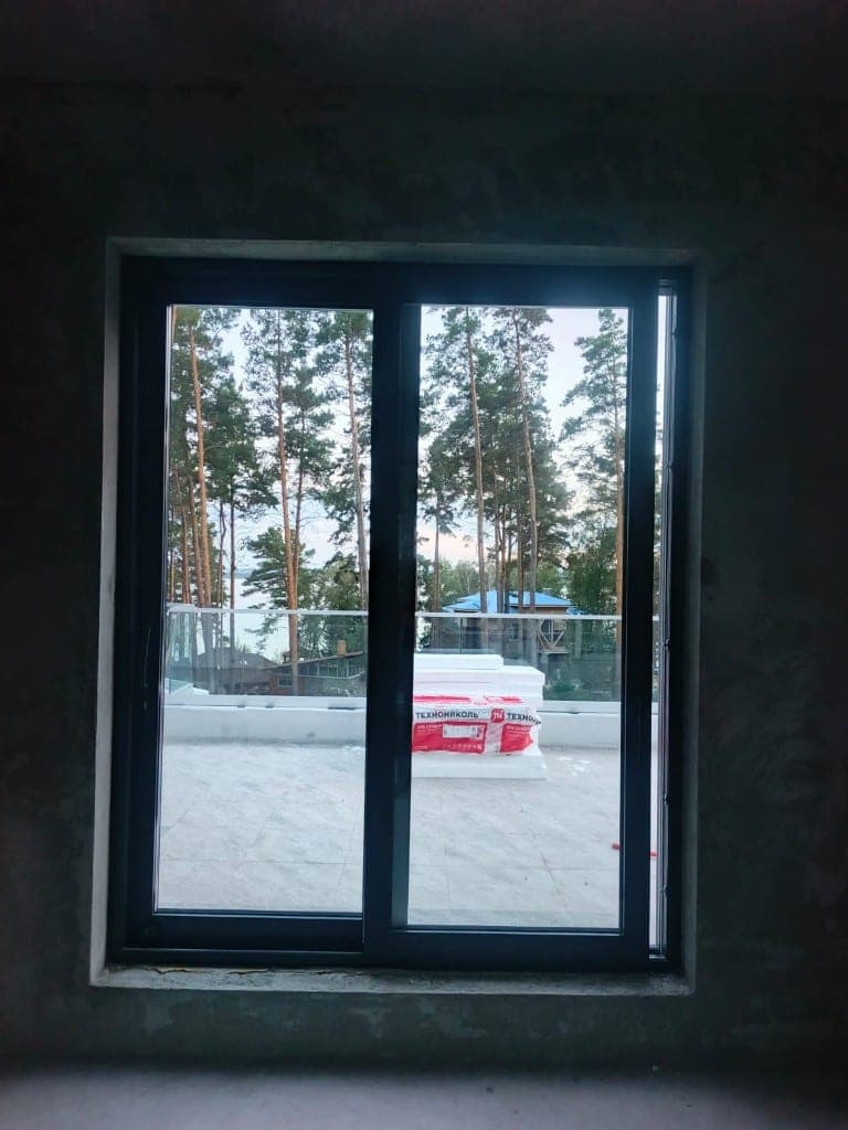 Стеклянные ограждения и портал террасы