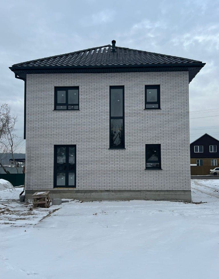 Стеклянный козырёк у частного дома